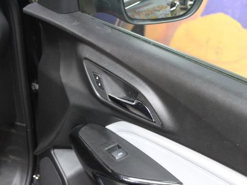 Used 2024 Chevrolet Trax LT w/ Driver Confidence Package FWD image 11