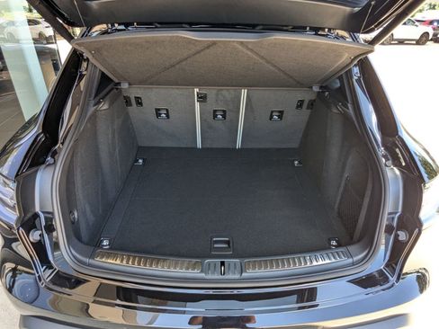 Used 2025 Porsche Macan image 23