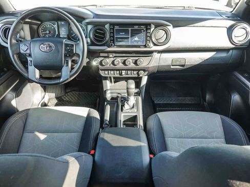 Used 2020 Toyota Tacoma TRD Off-Road w/ Technology Package AWD/4WD image 11
