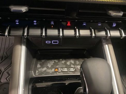 New 2026 Chevrolet Colorado ZR2 w/ Technology Package AWD/4WD image 21