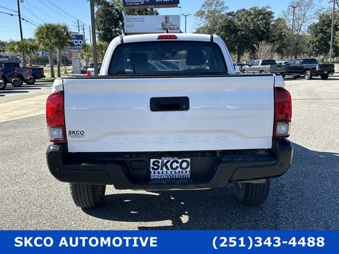 Used 2021 Toyota Tacoma SR image 4