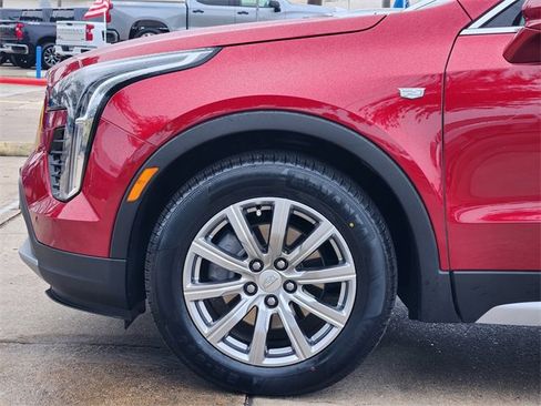 Used 2023 Cadillac XT4 Premium Luxury image 8