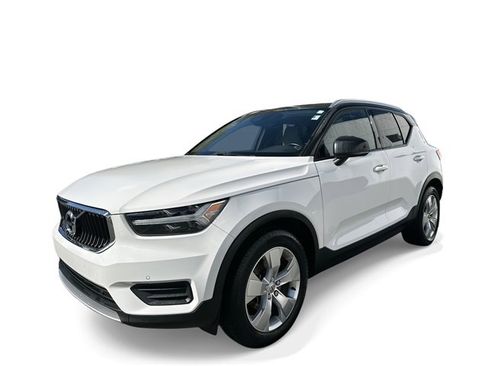 Used 2020 Volvo XC40 T4 Momentum image 1