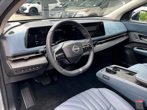 Used 2025 Nissan Ariya Platinum AWD/4WD image 17