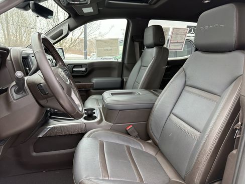 Used 2022 GMC Sierra 1500 Denali w/ Denali Premium Package image 11