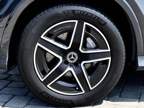 Used 2024 Mercedes-Benz GLC 300 4MATIC image 13