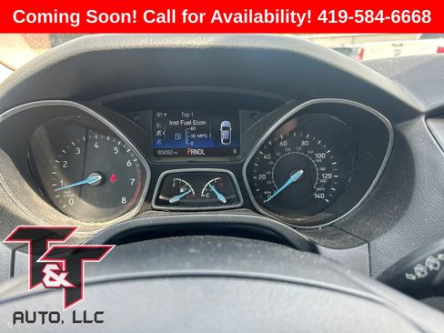 Used 2018 Ford Focus SE w/ Cold Weather Package FWD image 10
