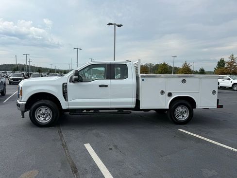 New 2025 Ford F250 XL w/ XL Chrome Package AWD/4WD image 4