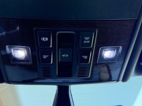 Used 2020 Volkswagen GTI SE FWD image 30