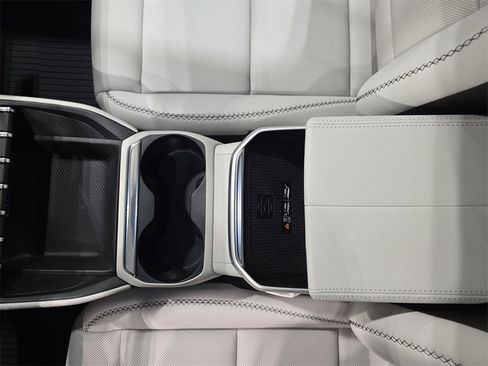 New 2026 GMC Terrain Denali w/ LPO, Black Badging Package image 25