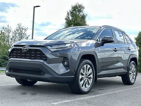 Used 2022 Toyota RAV4 XLE Premium AWD/4WD image 27