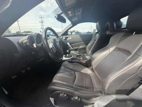 Used 2007 Nissan 350Z Grand Touring RWD image 2