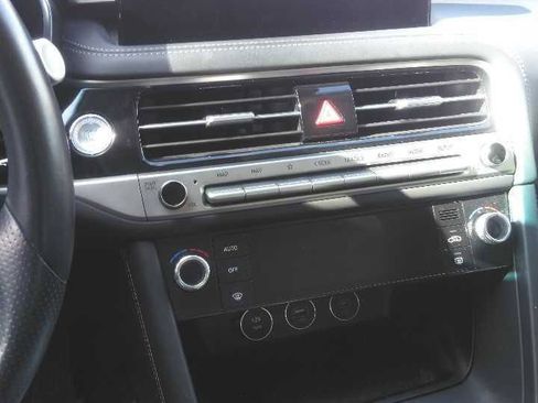 Used 2025 Genesis G70 2.5T AWD/4WD image 8