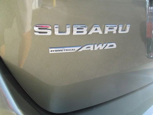 Used 2023 Subaru Outback Premium image 7