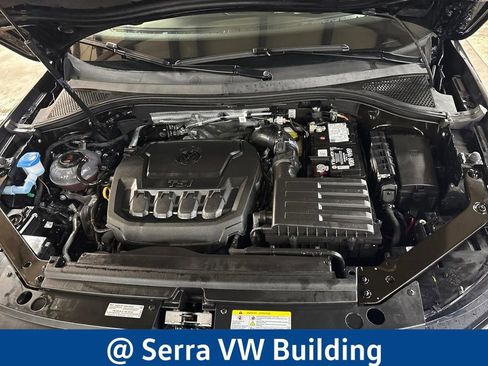 Certified 2024 Volkswagen Tiguan SE R-Line image 10