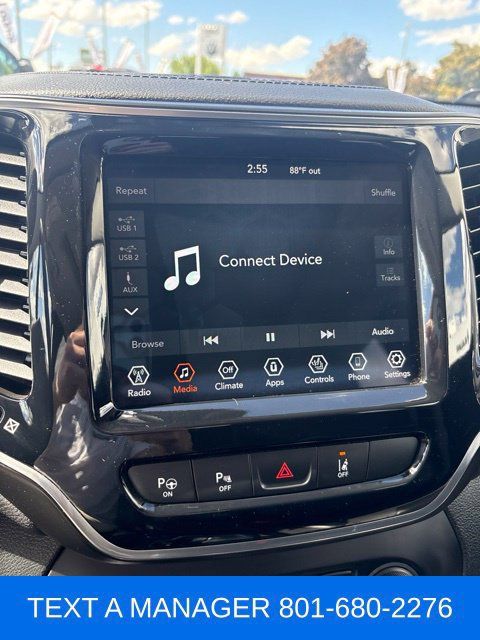 Used 2022 Jeep Cherokee Limited w/ Mopar Interior Package AWD/4WD image 18