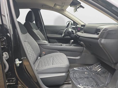 Used 2026 Nissan Kicks SV FWD image 32