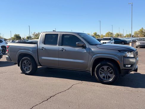 Certified 2025 Nissan Frontier SV w/ SV Convenience Package RWD image 6