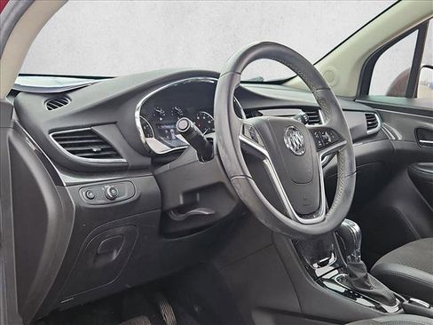 Used 2022 Buick Encore Preferred w/ Safety Package image 9