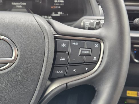Used 2025 Lexus UX 300h FWD image 39