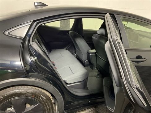 Used 2025 Toyota Prius LE image 32
