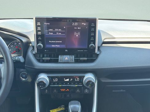 Used 2022 Toyota RAV4 XLE Premium FWD image 11