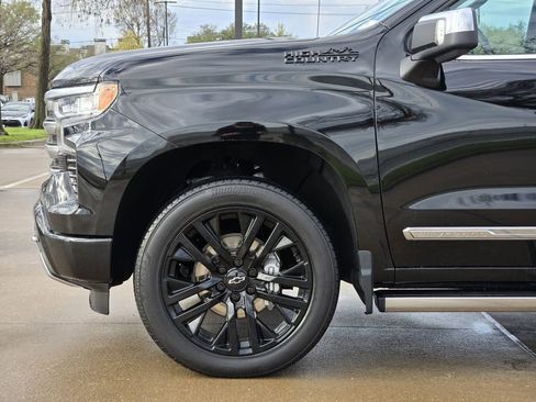 Used 2023 Chevrolet Silverado 1500 High Country w/ Technology Package image 10