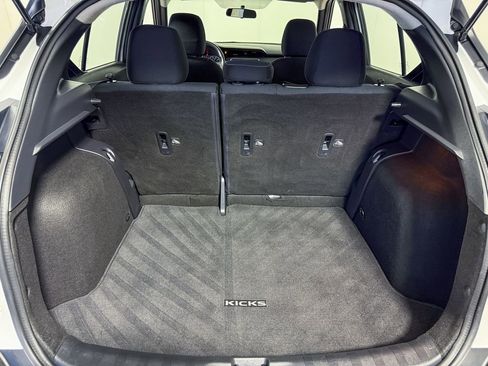 Used 2018 Nissan Kicks SR image 30