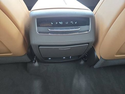 Certified 2022 Cadillac Escalade ESV Sport AWD/4WD image 11