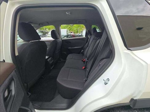 Used 2023 Nissan Rogue S FWD image 4
