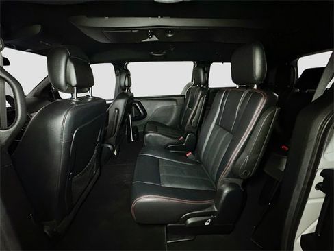 Used 2017 Dodge Grand Caravan GT image 19