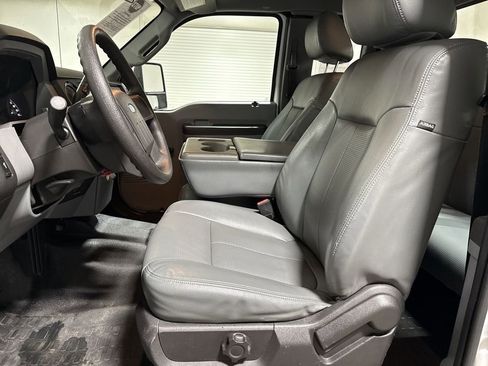 Used 2015 Ford F250 XL w/ FX4 Off-Road Package image 19