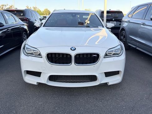 Used 2014 BMW M5 RWD image 2