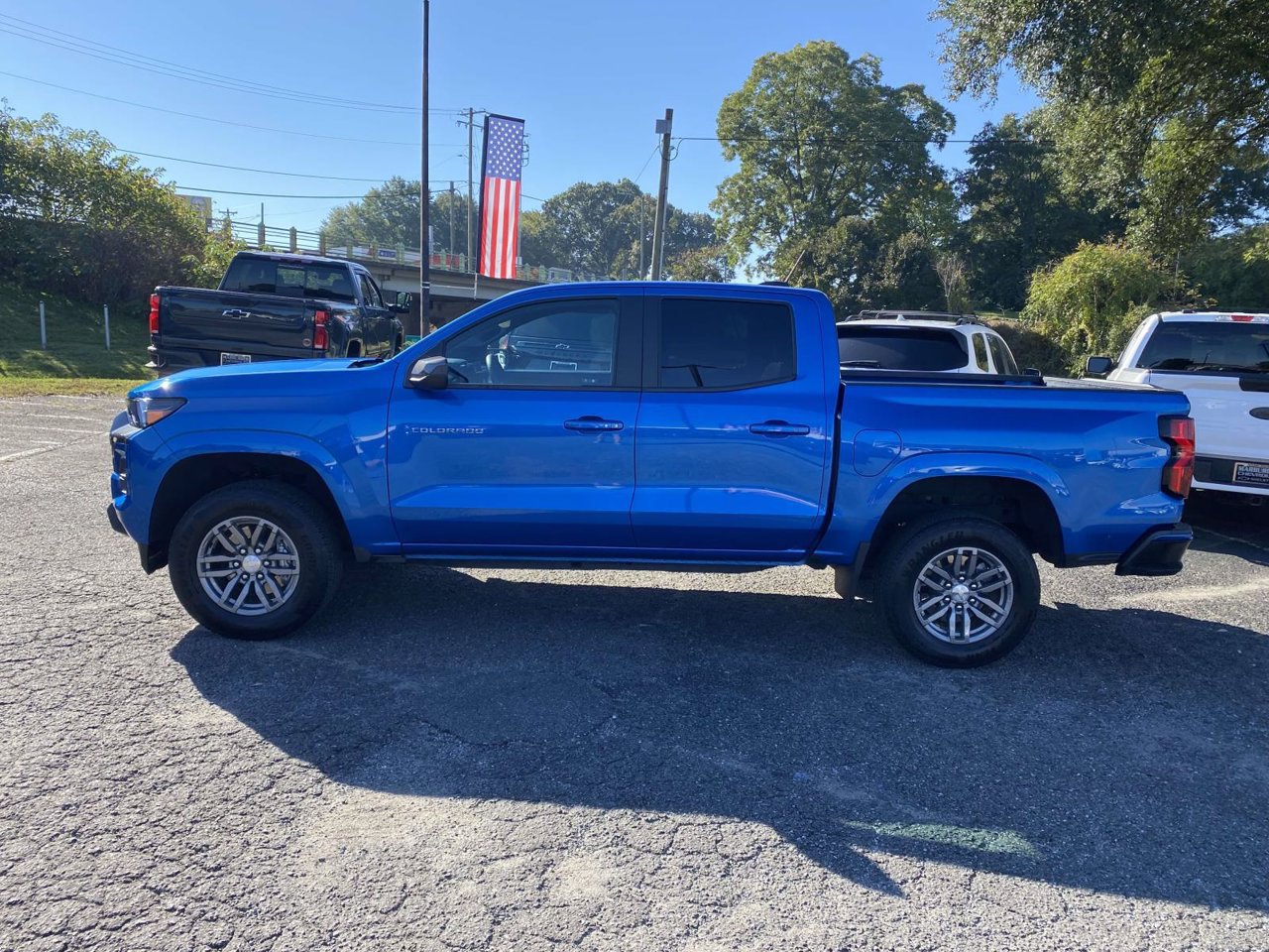 Used 2024 Chevrolet Colorado LT RWD image 5