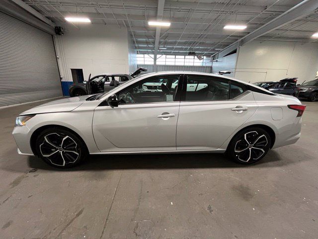 Used 2024 Nissan Altima 2.5 SR FWD image 6