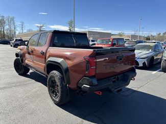 Used 2025 Toyota RAV4 XSE w/ Weather Package video 3