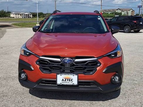Used 2024 Subaru Crosstrek 2.0i Premium image 3
