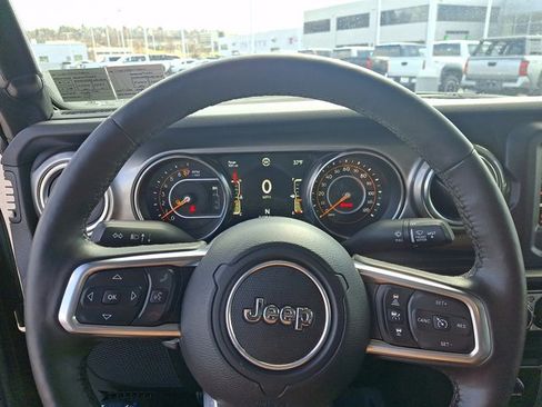 Used 2020 Jeep Gladiator Overland w/ Safety Group image 17