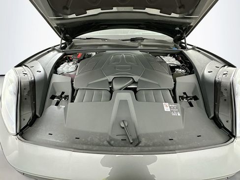 Certified 2025 Porsche Cayenne AWD/4WD image 32