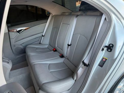 Used 2005 Mercedes-Benz E 320 Sedan image 26