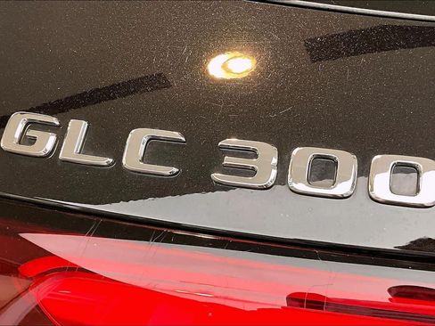 Used 2025 Mercedes-Benz GLC 300 image 31