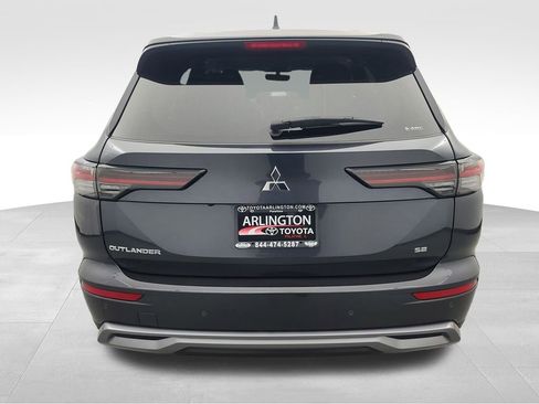 Used 2025 Mitsubishi Outlander SE image 5