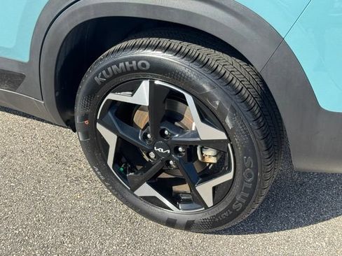 Certified 2025 Kia Seltos S AWD/4WD image 8