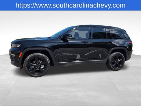 Used 2024 Jeep Grand Cherokee Limited w/ Black Appearance Package image 35