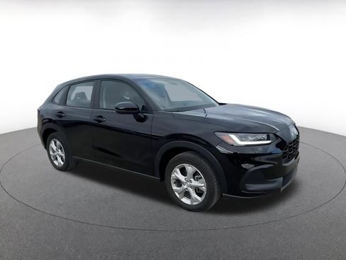 Used 2025 Honda HR-V LX image 2