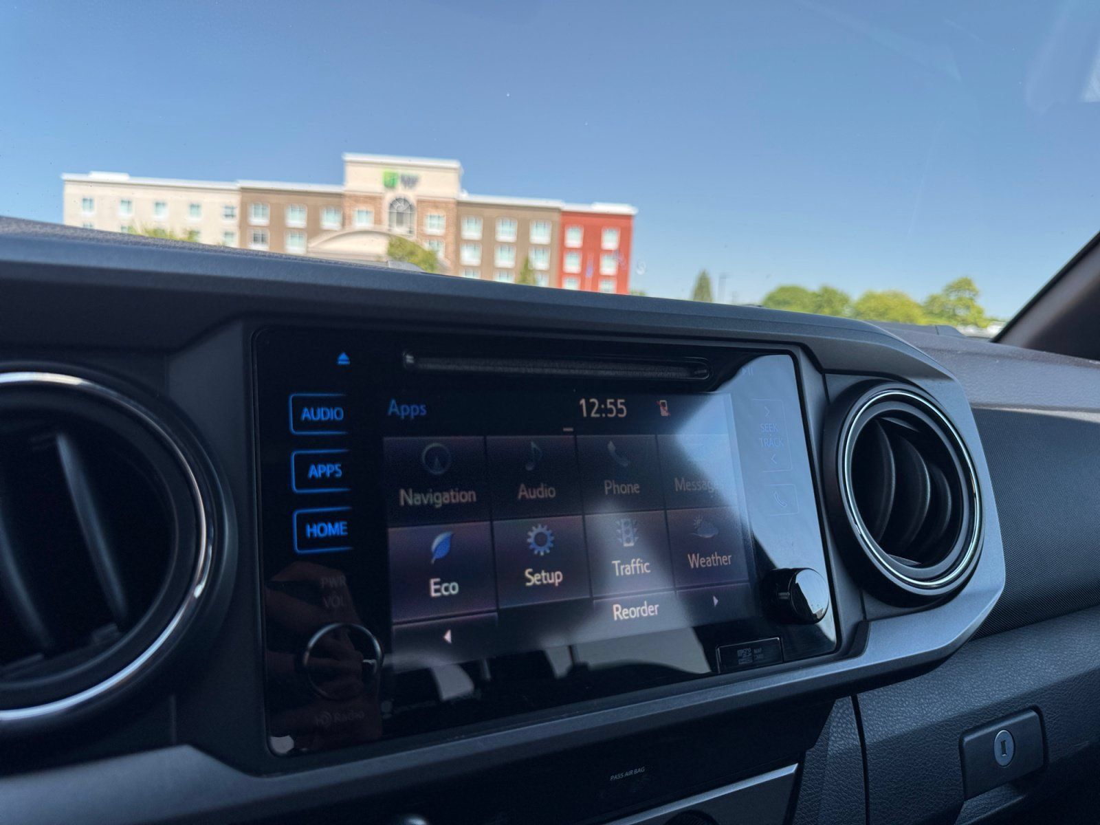 Used 2019 Toyota Tacoma TRD Off-Road AWD/4WD image 25