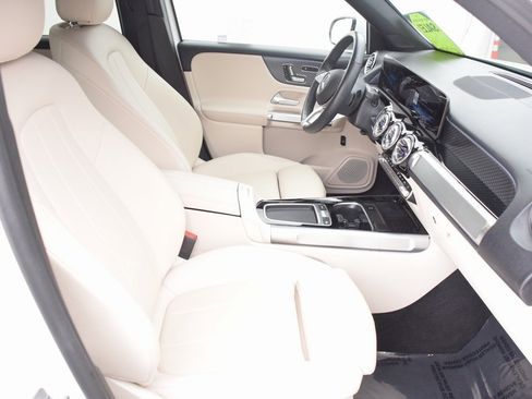 Certified 2025 Mercedes-Benz GLB 250 image 15