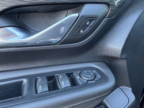 Used 2022 GMC Terrain SLE w/ Driver Convenience Package image 5