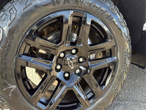 Used 2023 Chevrolet Silverado 1500 LT Trail Boss w/ Protection Package image 7