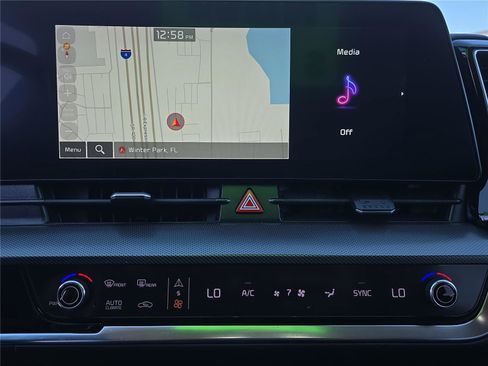 Used 2023 Kia Sportage SX image 19